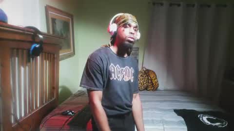 romeotyn online show from 10-22-25, 02:23