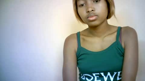 rominah_20 online show from 07-22-26, 08:17