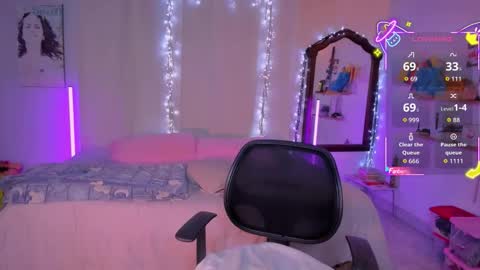 Romi Rouse online show from 11-05-25, 04:12