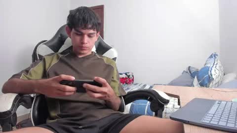 Snapshot of ronaldmq20 chatting on 05-28-26, 02:20 Ronaldo online show from 05-28-26, 02:20