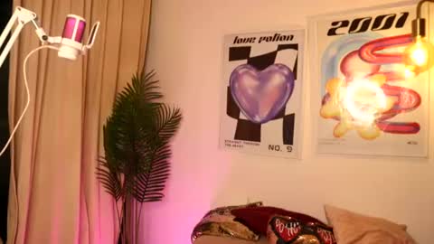 Snapshot of ronieeplay chatting on 07-09-26, 03:32 Roni online show from 07-09-26, 03:32