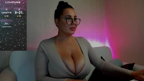 Veronica    MY INST ronnieglace13 online show from 10-06-25, 08:17