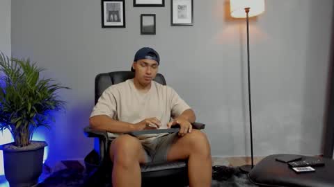 RonnieCanford online show from 01-12-26, 04:56