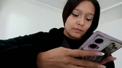 Snapshot of rooxxyy_ chatting on 09-20-25, 05:25 online show from 09-20-25, 05:25