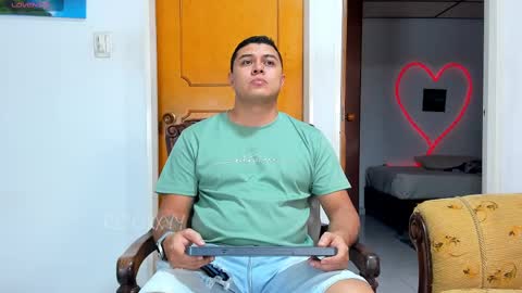 Snapshot of rooxxyy_ chatting on 09-22-25, 12:34 online show from 09-22-25, 12:34
