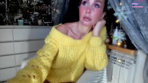 Aurora online show from 12-22-25, 11:02