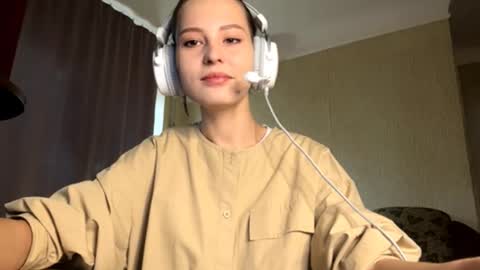 Mia online show from 10-03-25, 08:22