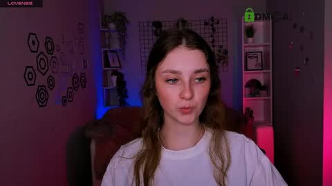 Snapshot of rosalie_swan3 chatting on 04-30-26, 07:20 Black Swan online show from 04-30-26, 07:20