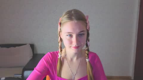 rosalina online show from 11-20-25, 07:41