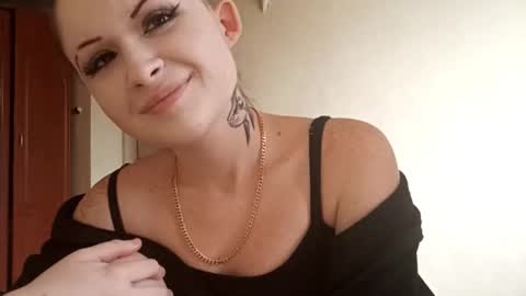 Snapshot of rosalinapierce chatting on 10-11-25, 08:24 Alicia online show from 10-11-25, 08:24