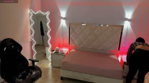 ROSALIN online show from 05-08-26, 11:37