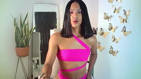 Snapshot of rosalindasexy chatting on 02-21-25, 07:12 Rosalinda online show from 02-21-25, 07:12