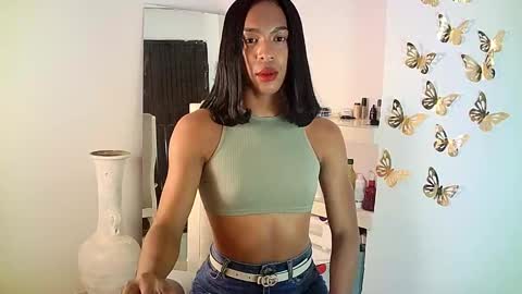 Snapshot of rosalindasexy chatting on 02-23-25, 07:11 Rosalinda online show from 02-23-25, 07:11