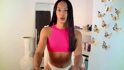 Snapshot of rosalindasexy chatting on 02-24-25, 01:13 Rosalinda online show from 02-24-25, 01:13
