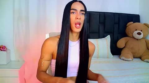 Snapshot of rosalindasexy chatting on 02-12-26, 05:13 Rosalinda online show from 02-12-26, 05:13