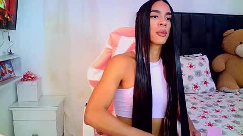 Snapshot of rosalindasexy chatting on 03-14-26, 03:45 Rosalinda online show from 03-14-26, 03:45