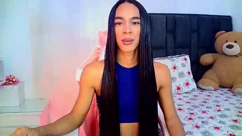 Snapshot of rosalindasexy chatting on 03-17-26, 05:33 Rosalinda online show from 03-17-26, 05:33