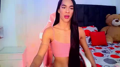 Snapshot of rosalindasexy chatting on 03-22-26, 03:10 Rosalinda online show from 03-22-26, 03:10