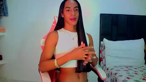 Rosalinda online show from 06-18-26, 04:02