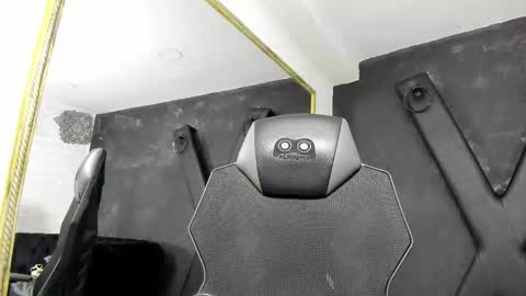 Snapshot of rosalinegrey chatting on 10-21-25, 04:46 Rosaline Grey online show from 10-21-25, 04:46