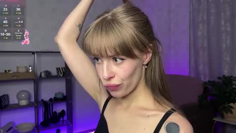 RoosaMoore online show from 04-21-26, 03:07