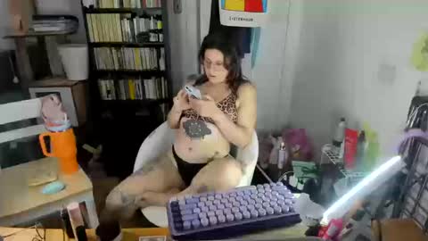 rose257044 online show from 10-11-25, 06:39