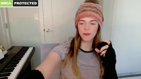 rose77782 online show from 01-17-25, 07:16