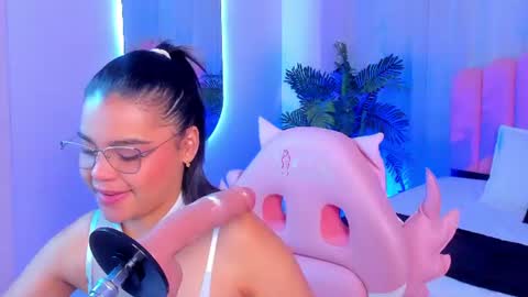 Snapshot of rose_jener06 chatting on 06-20-26, 12:14 rose_jener06 online show from 06-20-26, 12:14