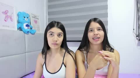 Snapshot of roseandmiah chatting on 02-15-26, 07:51 Rose y Miah online show from 02-15-26, 07:51