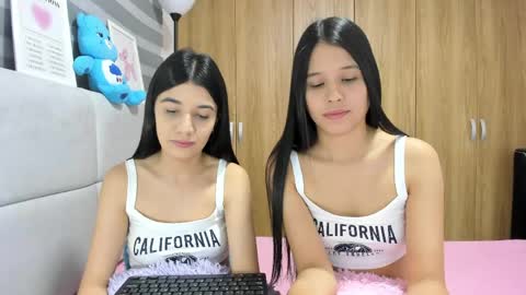 Rose y Miah online show from 05-05-26, 02:41