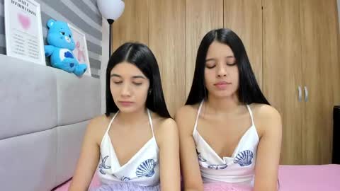 Rose y Miah online show from 05-06-26, 03:13