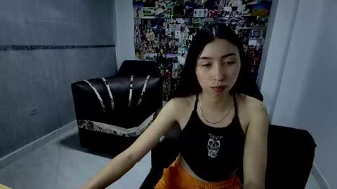 Snapshot of roseandviktor23 chatting on 10-22-25, 03:18 Rose Sins and Don Viktor online show from 10-22-25, 03:18