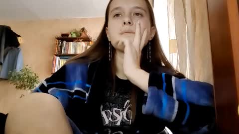 Sophie online show from 12-15-25, 05:34