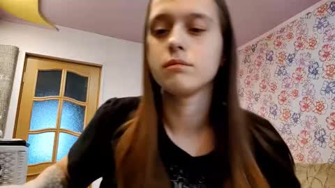 Sophie online show from 12-23-25, 01:58