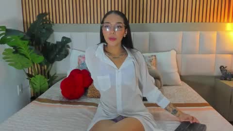 roseaurora online show from 02-21-26, 12:50