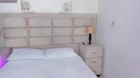 Rose online show from 10-11-25, 01:42