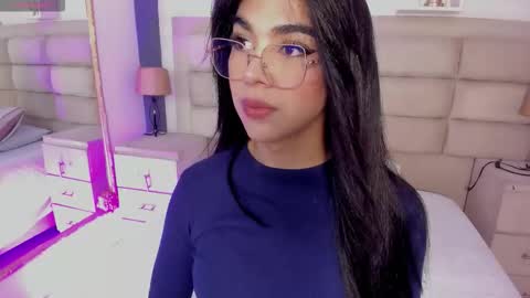 Rose online show from 10-12-25, 01:54