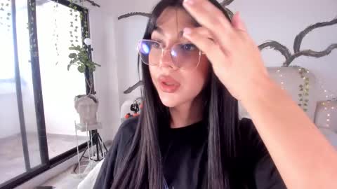 Rose online show from 10-28-25, 01:47