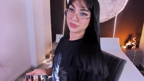 Rose online show from 12-05-25, 02:47