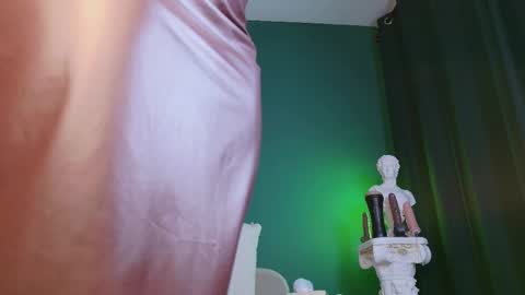 Snapshot of rosedelic chatting on 10-18-25, 04:26 rosedelic online show from 10-18-25, 04:26