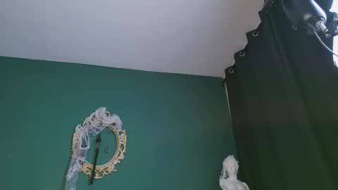 Snapshot of rosedelic chatting on 10-29-25, 04:26 rosedelic online show from 10-29-25, 04:26