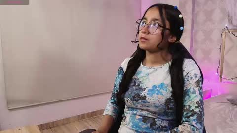 rosee_tay1 online show from 12-20-25, 11:50