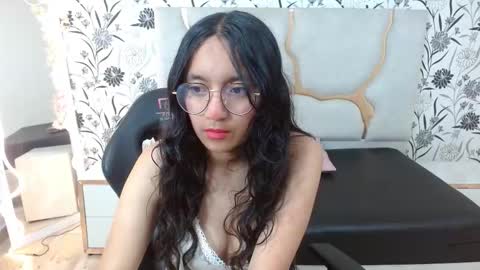 rosee_tay1 online show from 02-02-26, 03:27
