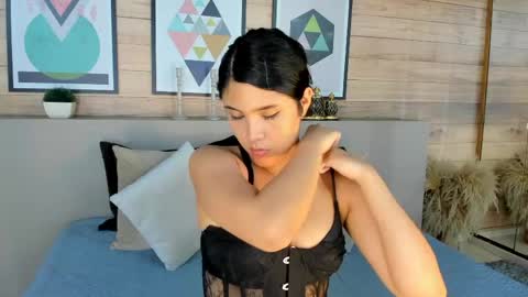 Rose Everhart  online show from 05-11-26, 11:49