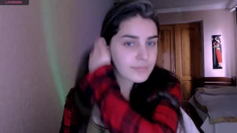 Snapshot of roselina_ chatting on 12-20-24, 09:43 Rose online show from 12-20-24, 09:43