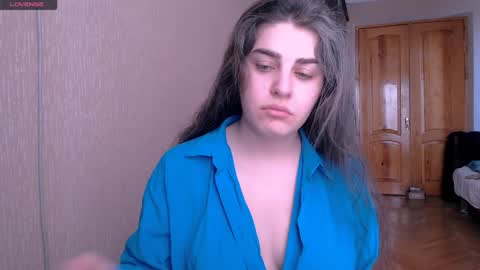 Snapshot of roselina_ chatting on 01-04-25, 07:03 Rose online show from 01-04-25, 07:03
