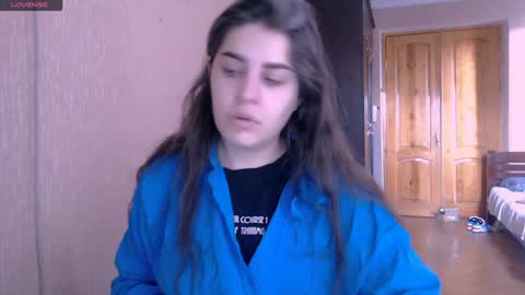 Snapshot of roselina_ chatting on 01-05-25, 05:51 Rose online show from 01-05-25, 05:51