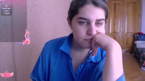 Snapshot of roselina_ chatting on 01-11-25, 10:08 Rose online show from 01-11-25, 10:08