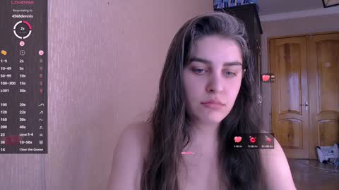 Snapshot of roselina_ chatting on 01-24-25, 10:43 Rose online show from 01-24-25, 10:43