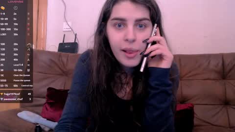 Snapshot of roselina_ chatting on 02-13-25, 09:09 Rose online show from 02-13-25, 09:09